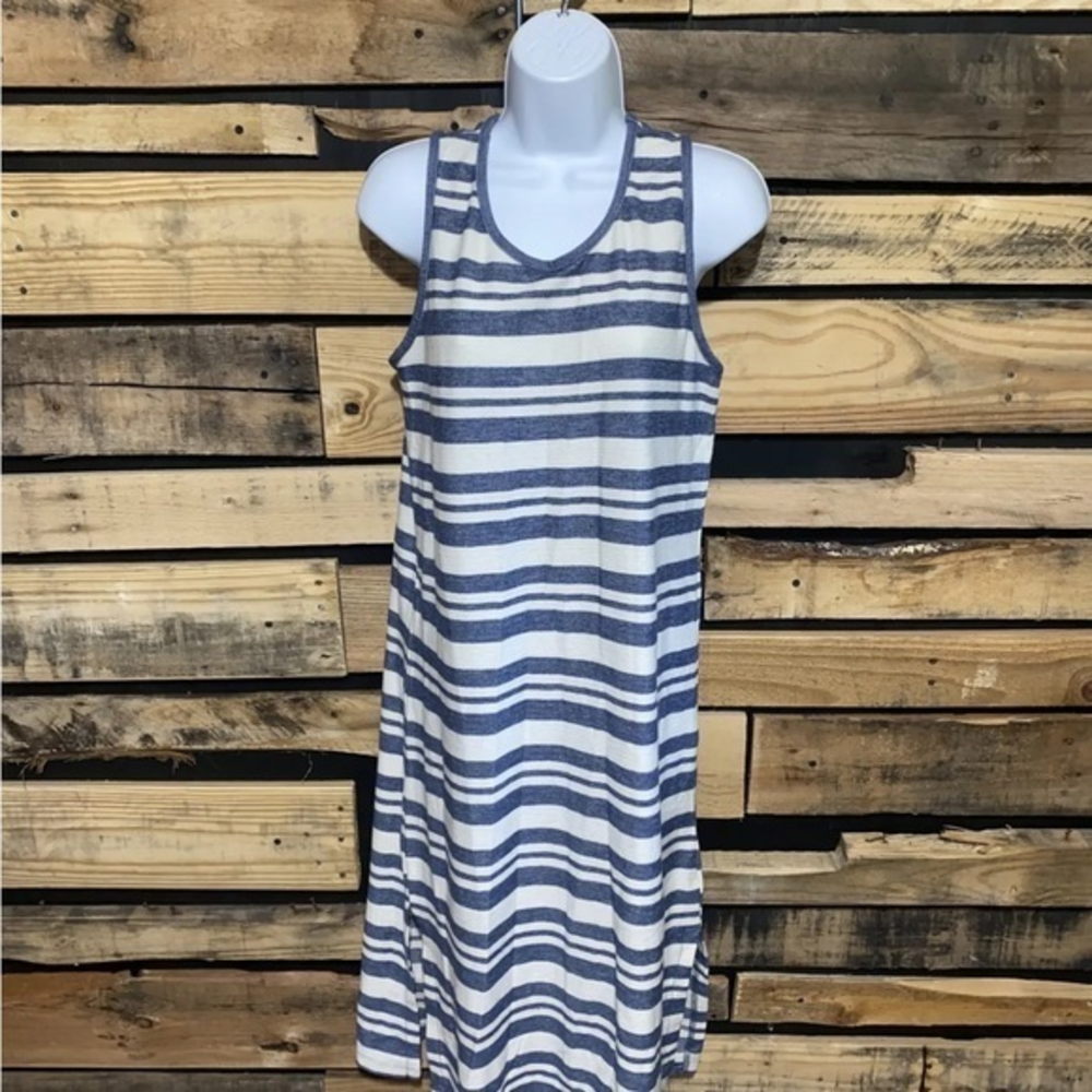 Matty M Women's Side Slit Sleeveless
Scoop Neck Relaxed Fit Midi Tank Medium